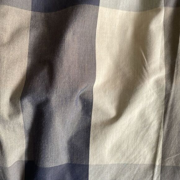 Theory Gray and Tan Plaid Cropped Capris Sz 6 - Picture 12 of 12